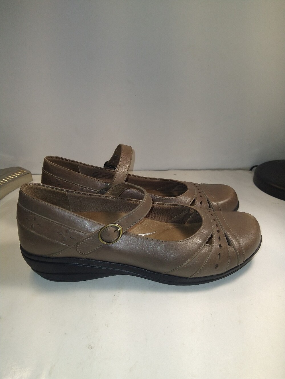 Dansko Mathilda Taupe Leather Mary Jane Shoes Women's sz 11.5(42).